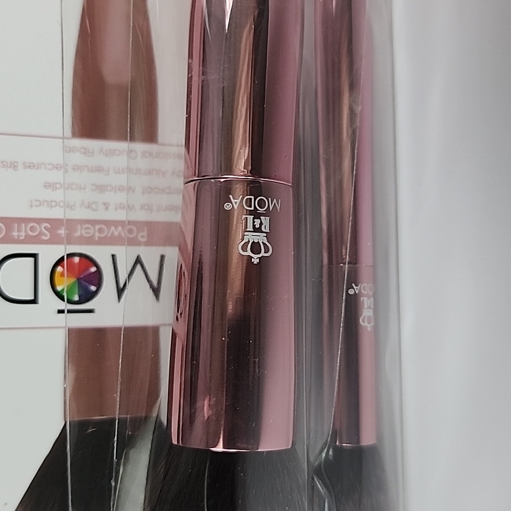 Moda Powder + Soft Glow Brush Set in Rose Gold - Picture 7 of 14